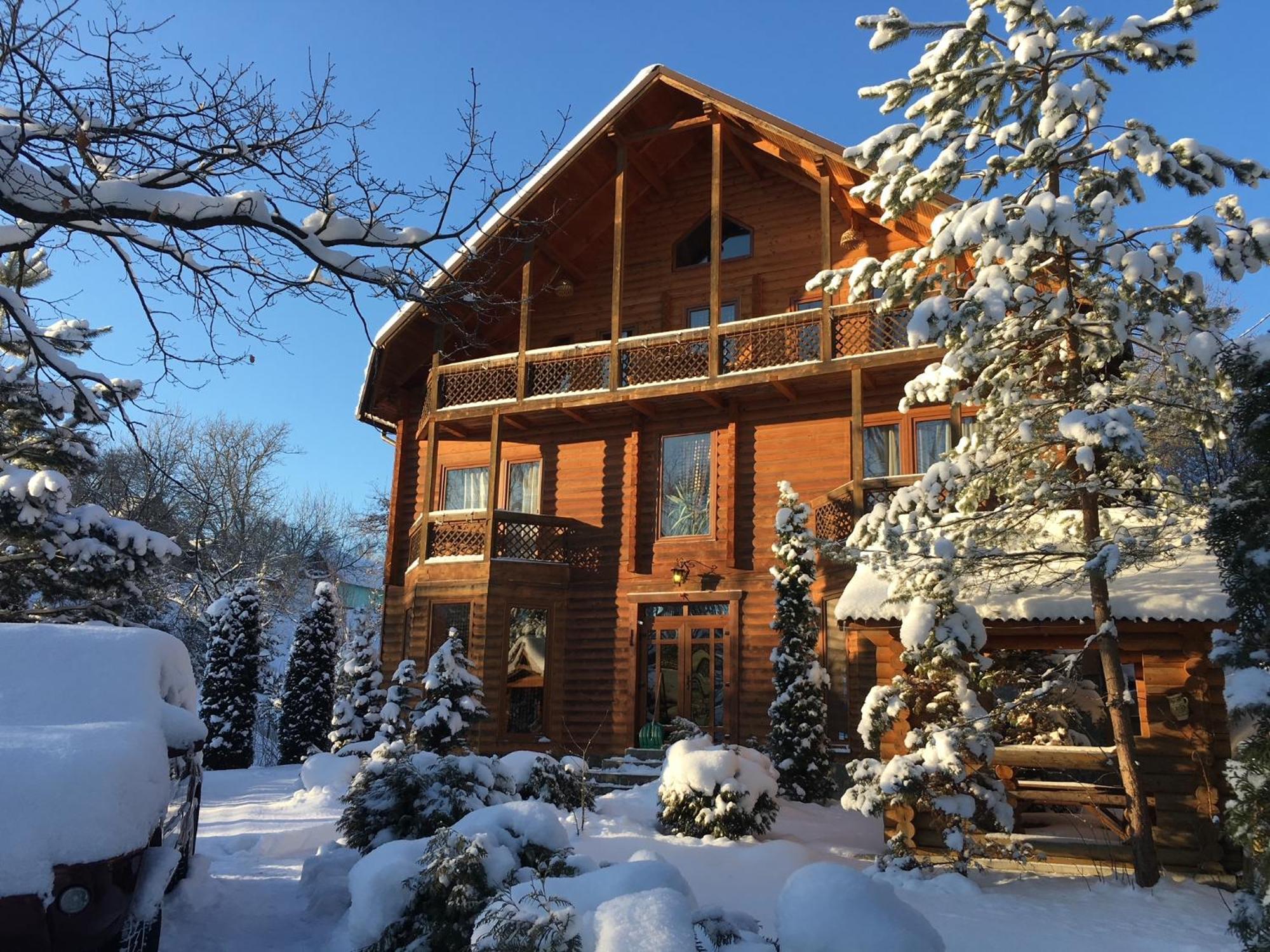Villa Guсulka Ksenia à Kossiv Extérieur photo