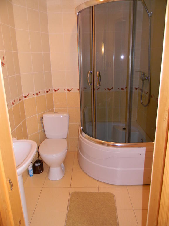 Villa Guсulka Ksenia à Kossiv Chambre photo