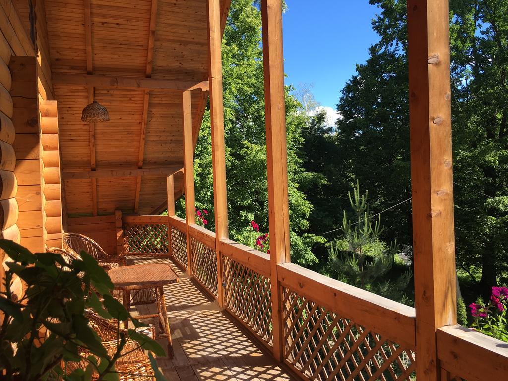 Villa Guсulka Ksenia à Kossiv Extérieur photo