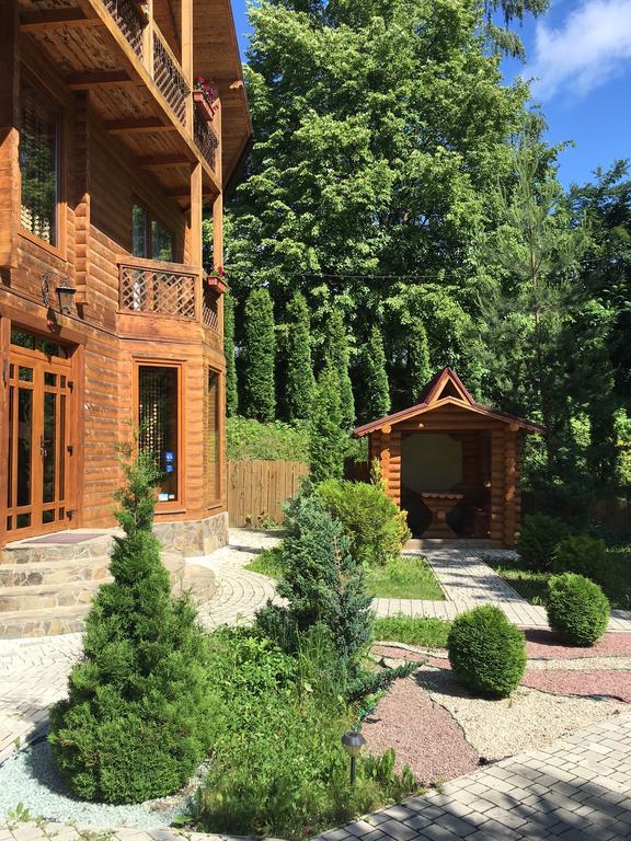 Villa Guсulka Ksenia à Kossiv Extérieur photo